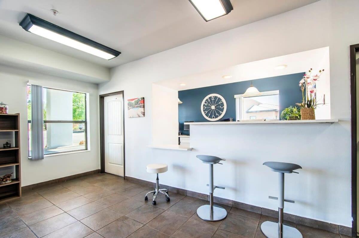 Sierra Vista Studio Apartment With Full Kitchen And King Bed Exterior photo