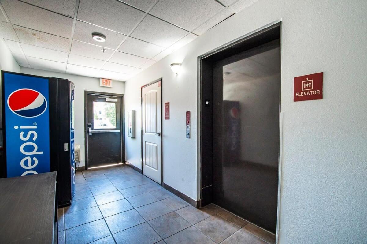 Sierra Vista Studio Apartment With Full Kitchen And King Bed Exterior photo